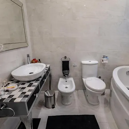 Vakantiehuis Blue Eye - Waterfront In A Scenic Location *